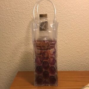 Brand new insulated purple wine bottle bag with handles